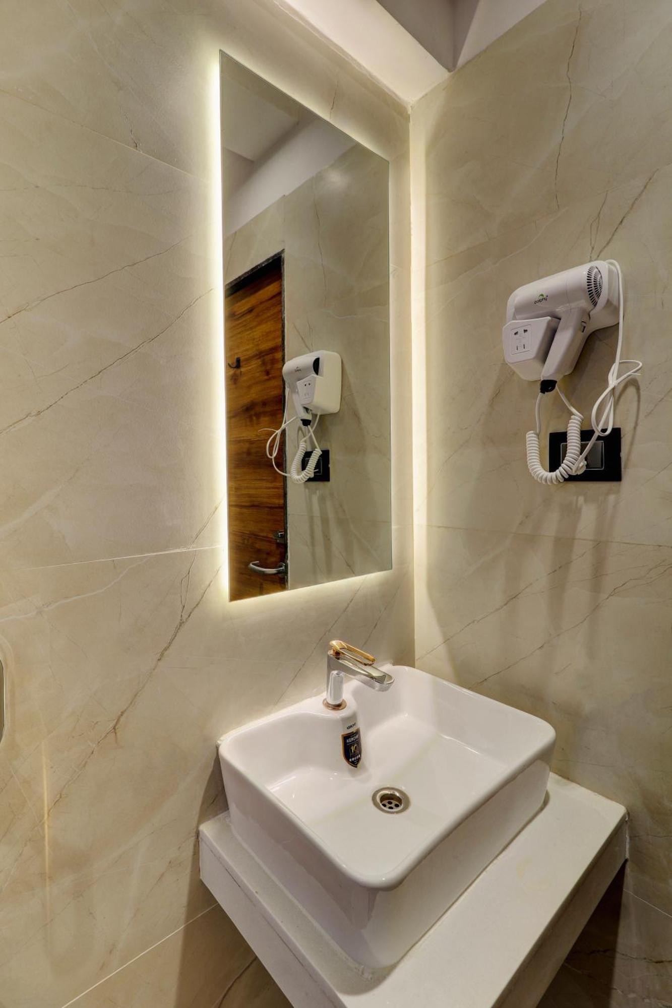 Home2 Studio Apartments Mumbai Exteriör bild