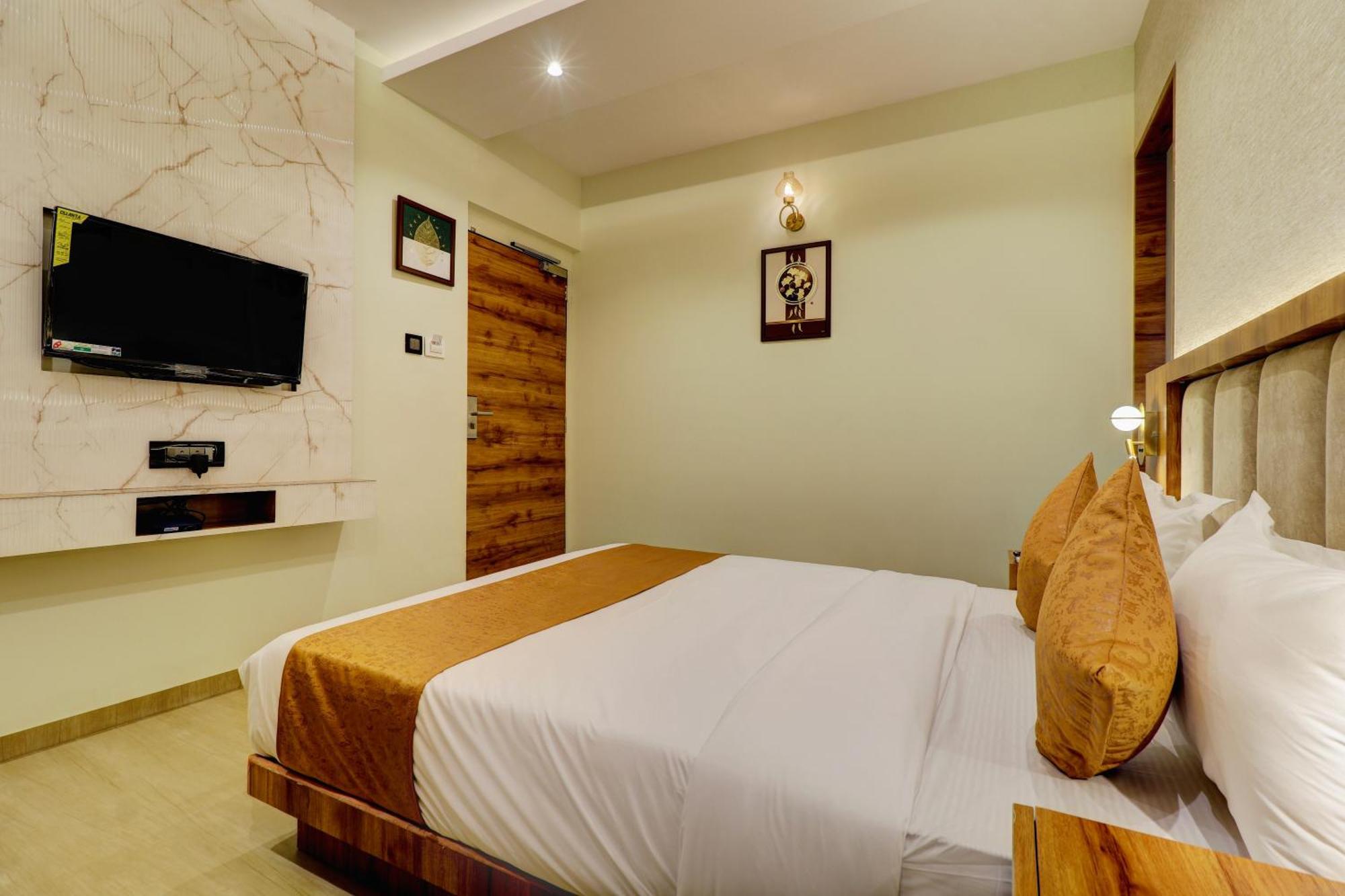Home2 Studio Apartments Mumbai Exteriör bild