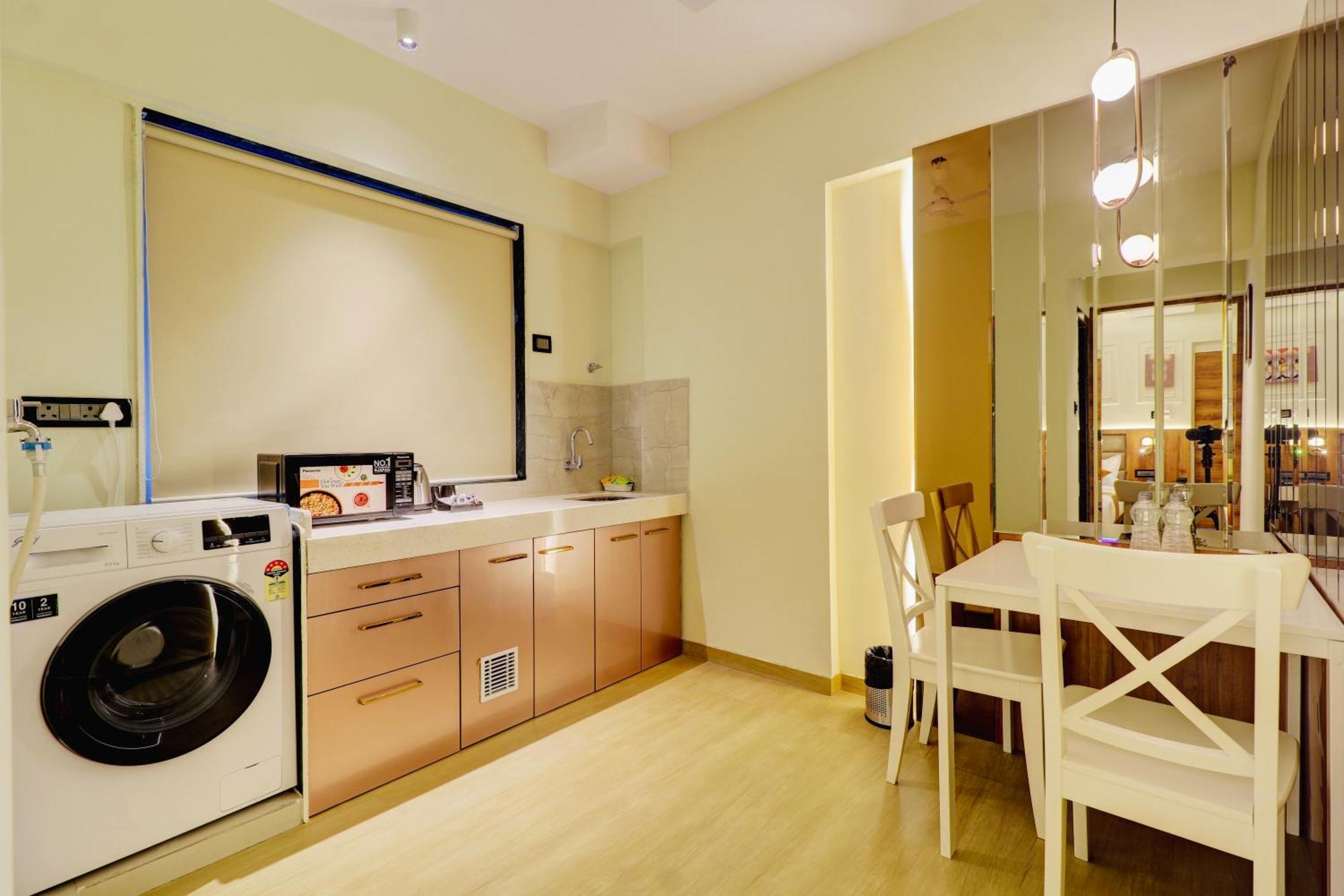 Home2 Studio Apartments Mumbai Exteriör bild